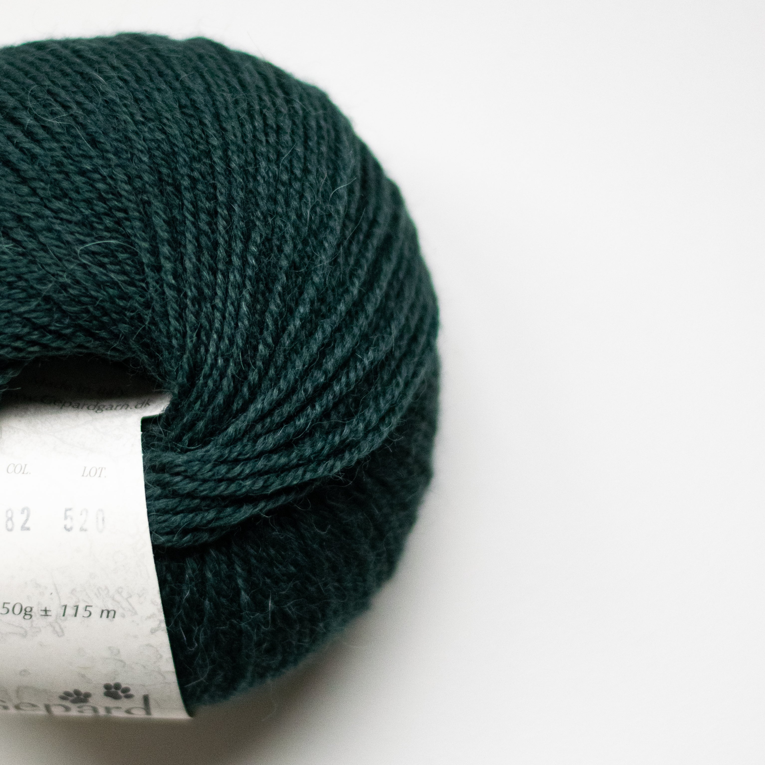 Se Pura Lana: Mosgrøn (882) hos Wool Collective