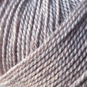 Se Wild & Soft: Grå Rosa (106) hos Wool Collective