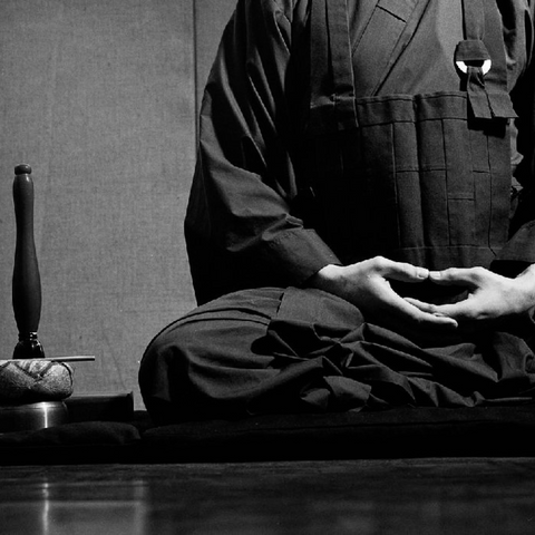 zen meditation zazen mudra start meditating black and white