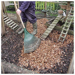 Raking Hardwood Woodchip (Flyte so Fancy)