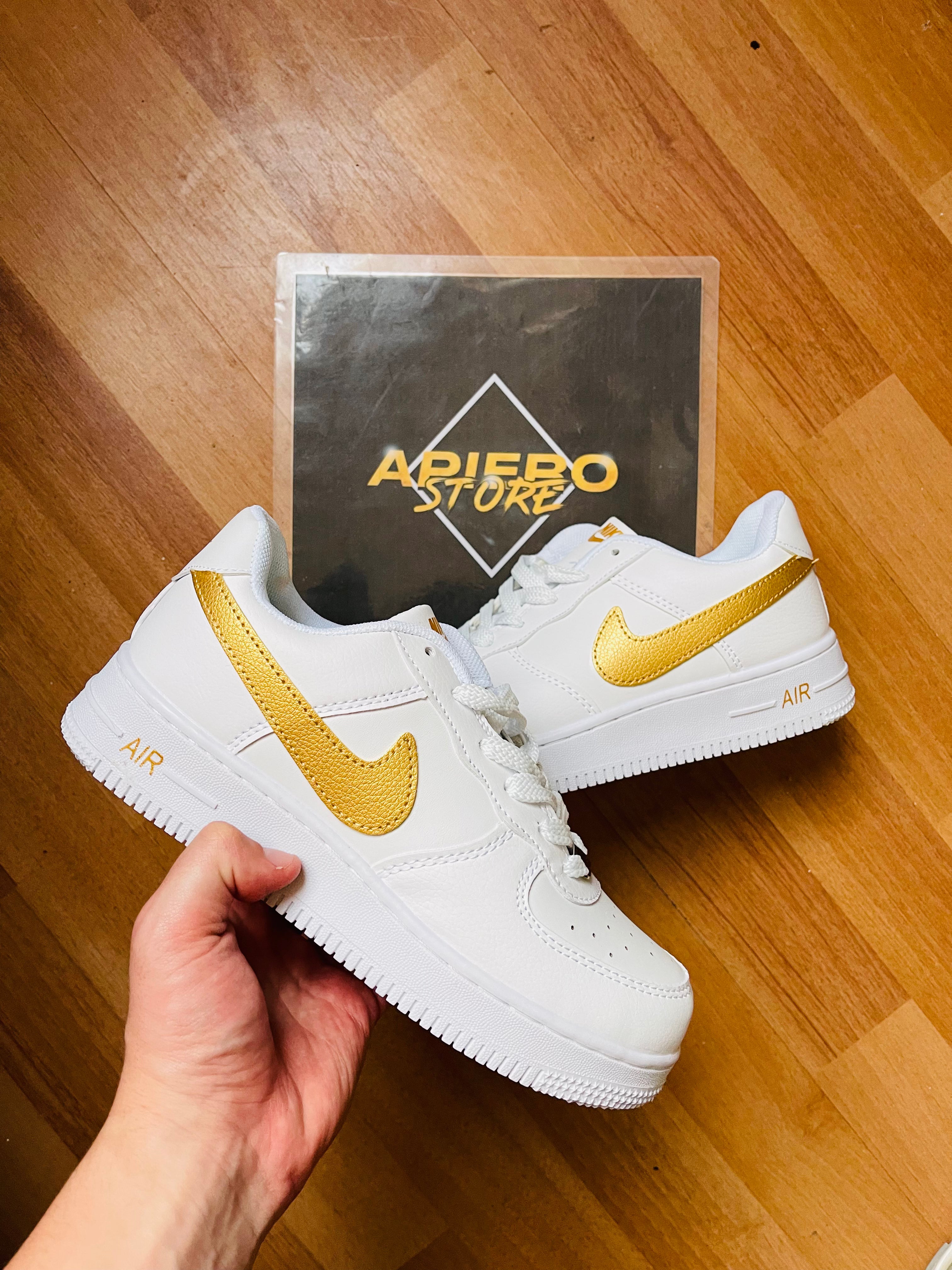 Air force one blanco y dorado Apiero store