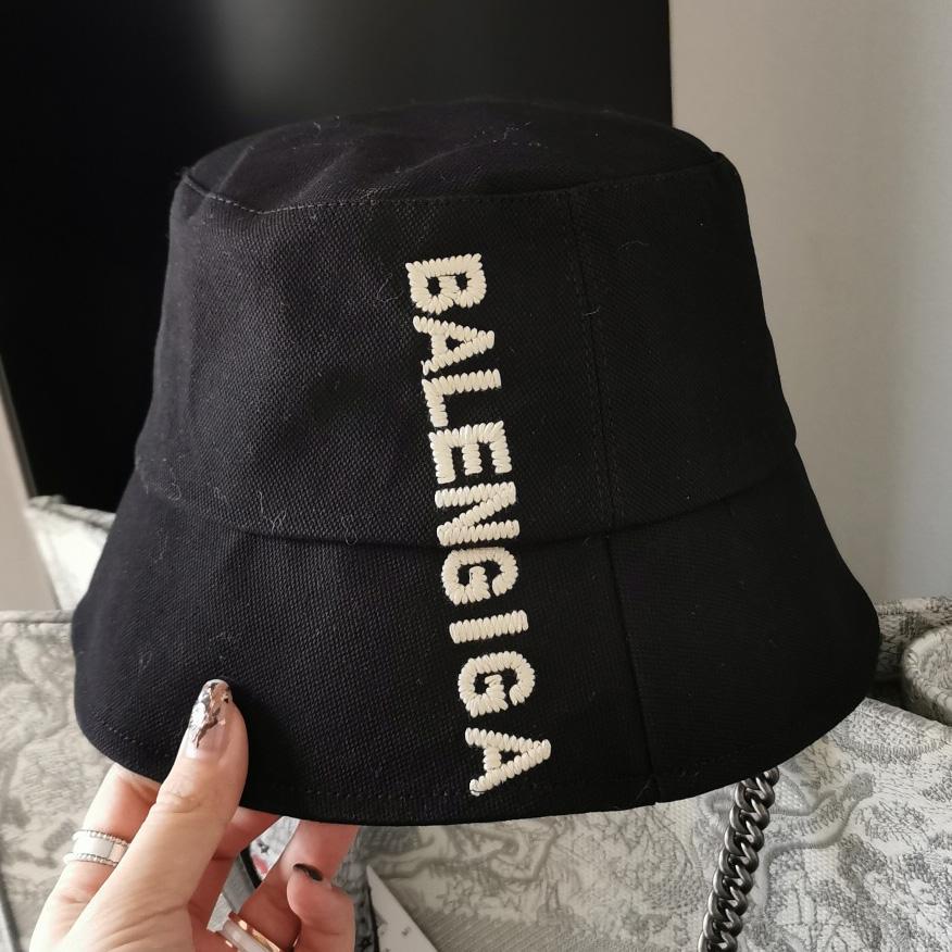 Balenciaga BB vertical logo round hat fashion men and women buck