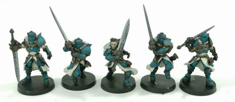 The armour is next to be brought up to its mid tone - Sotek Green paint by Citadel