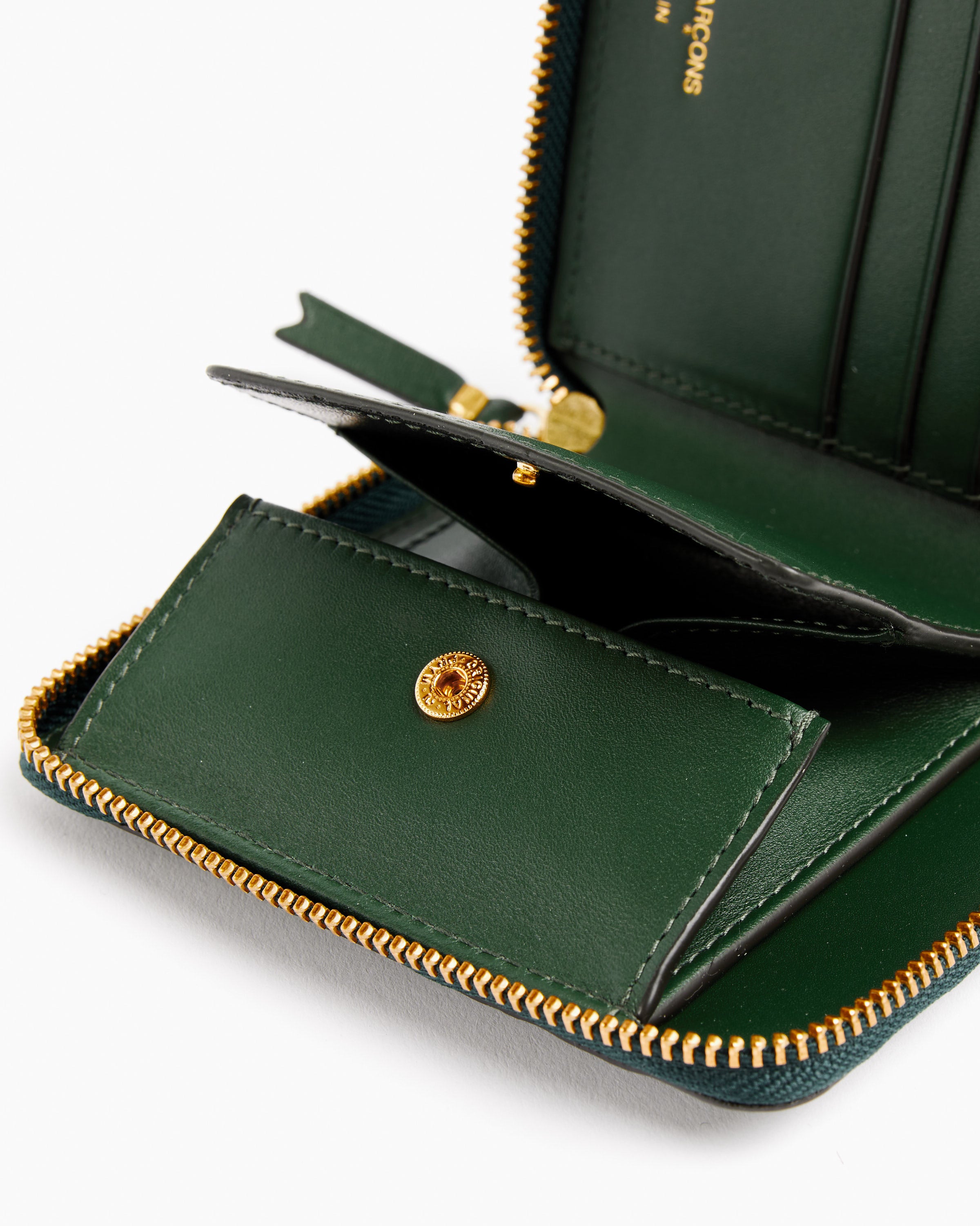 Small leather goods - Classics — Fashion