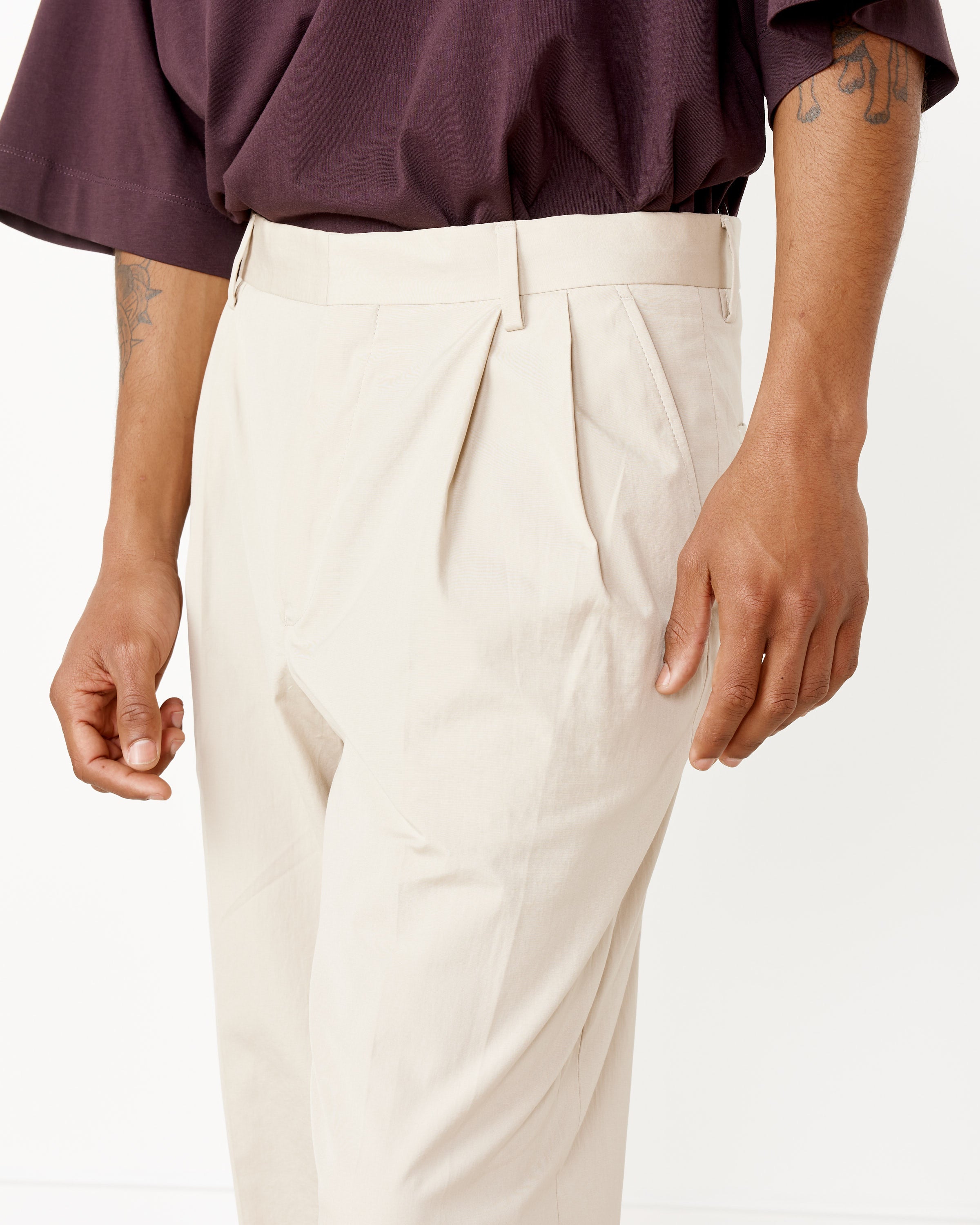 Pantalon cigarette plissé Couleur beige - RESERVED - 2296I-80X