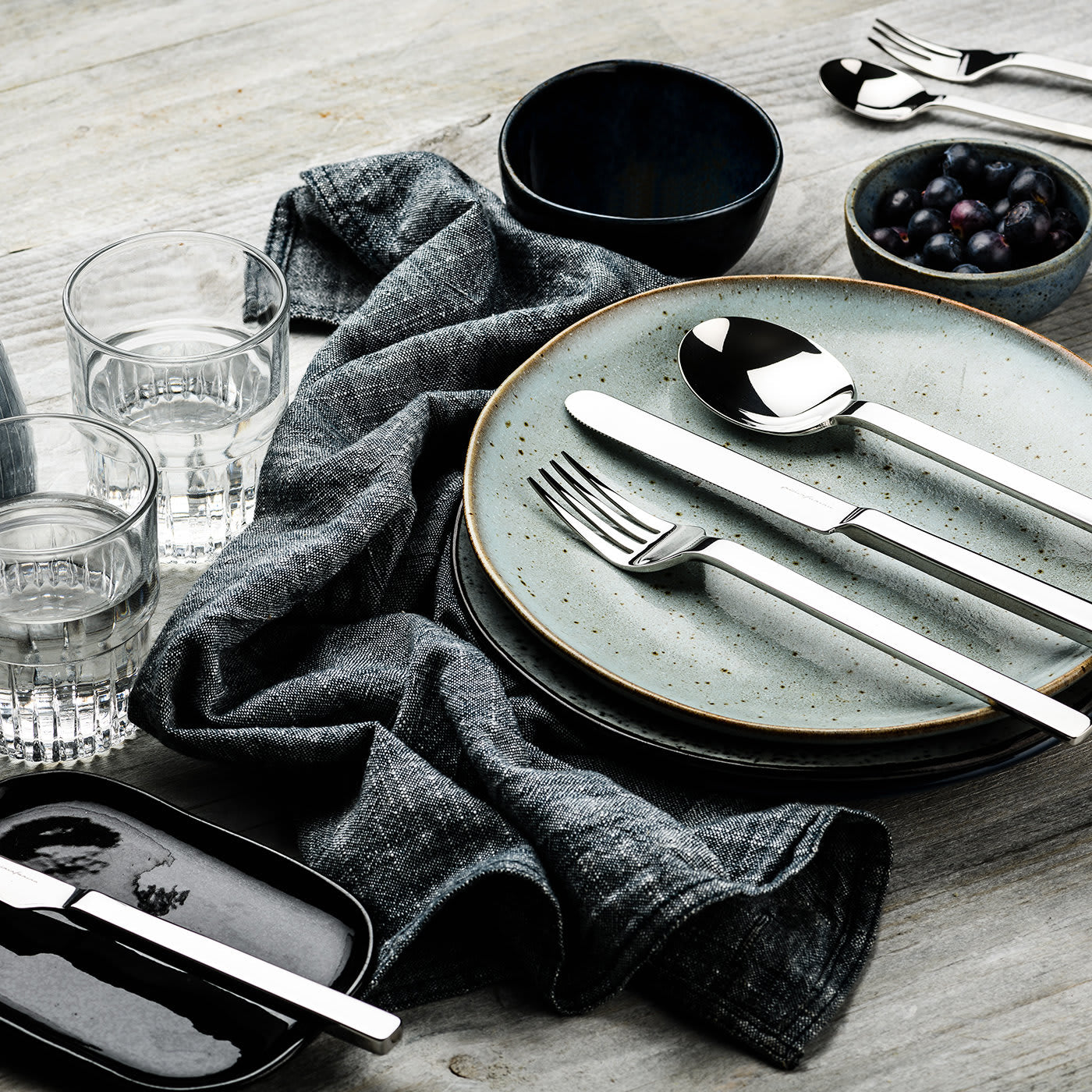 Set di posate Stile 5 pezzi in argento di Pininfarina Mepra - Alternative view 1