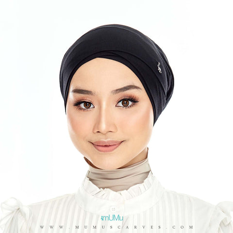 (AS IS) mUMu Criss Cross Snow Cap - Diamond Black