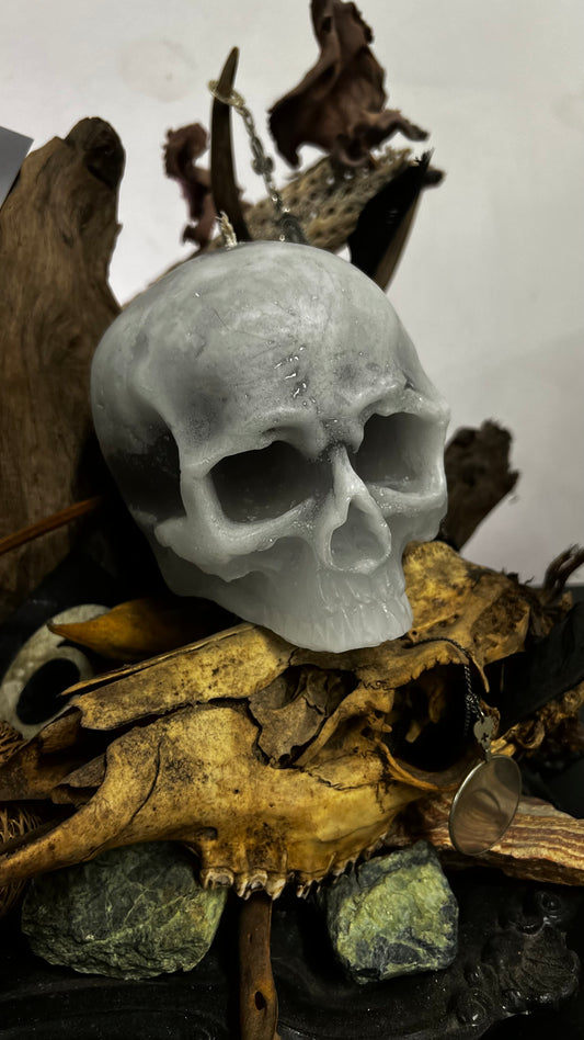 ATLAS SKULL CANDLE – THE BLACK ATLAS