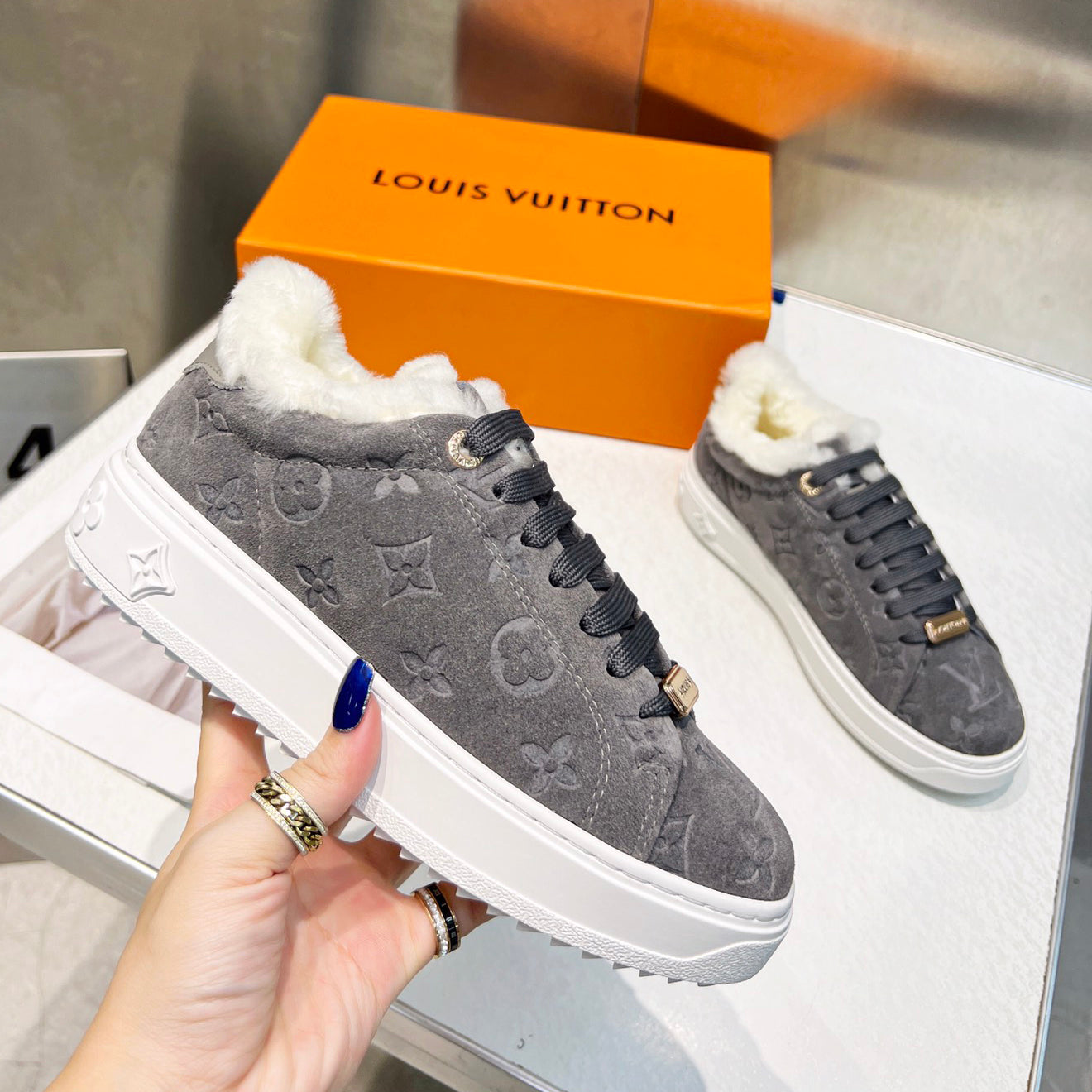 LV Louis Vuitton Time Out Sneaker Shoes