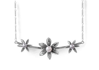 Pearly 3 Flower Necklace