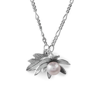 Pearly Flower & Leaf Necklace