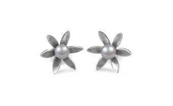 Pearly Flower Stud Earrings