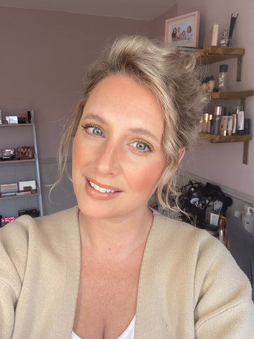 laura-lane-leicestershire-based-makeup-artist-perfecting-natural-beauty