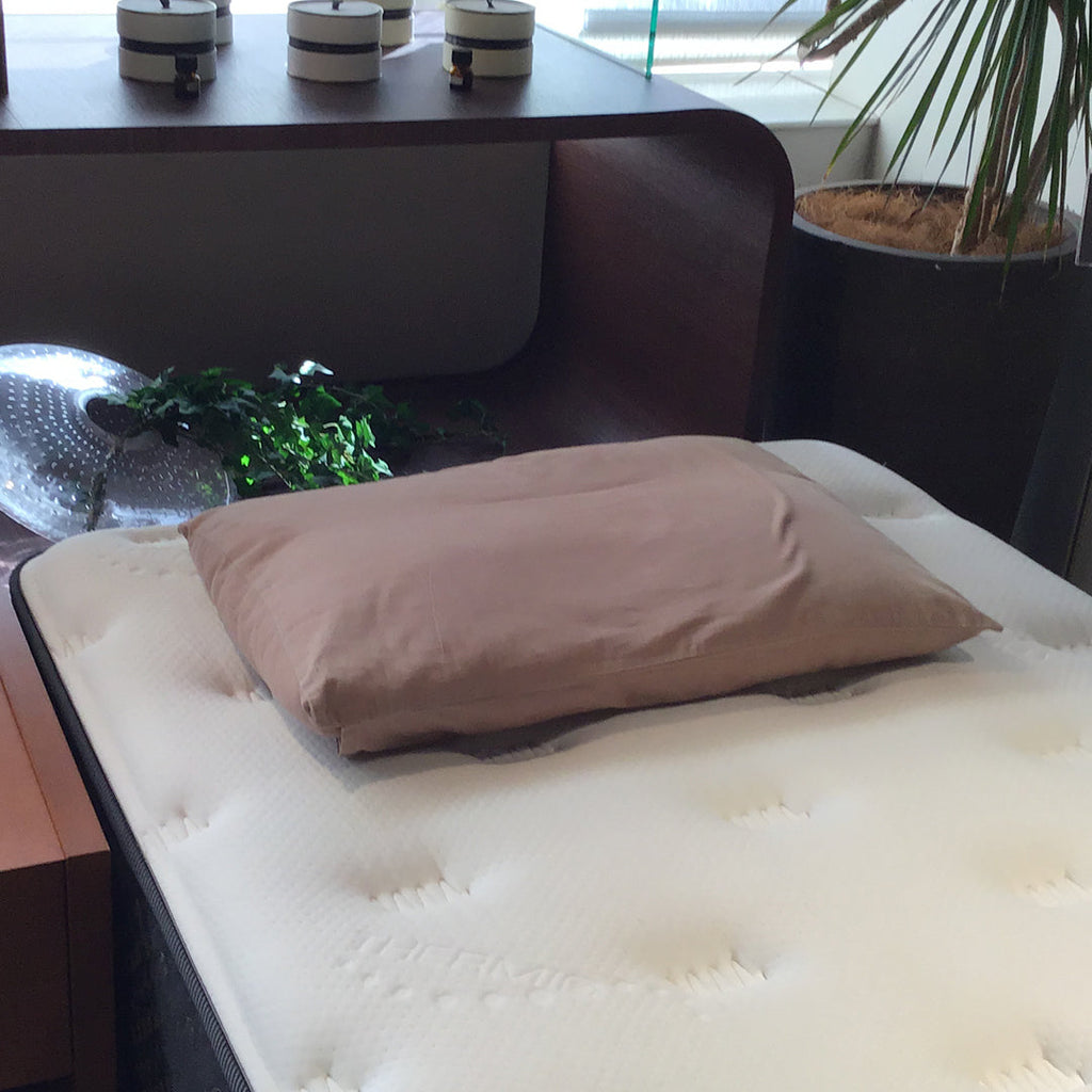 大型専門店 シーリー sealy ソロテックスピロー40 SOLOTEX PILLOW