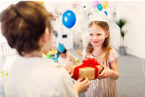 Unvergessliche Geschenke Für Den Kindergeburtstag: Kreative Und Praktische Ideen