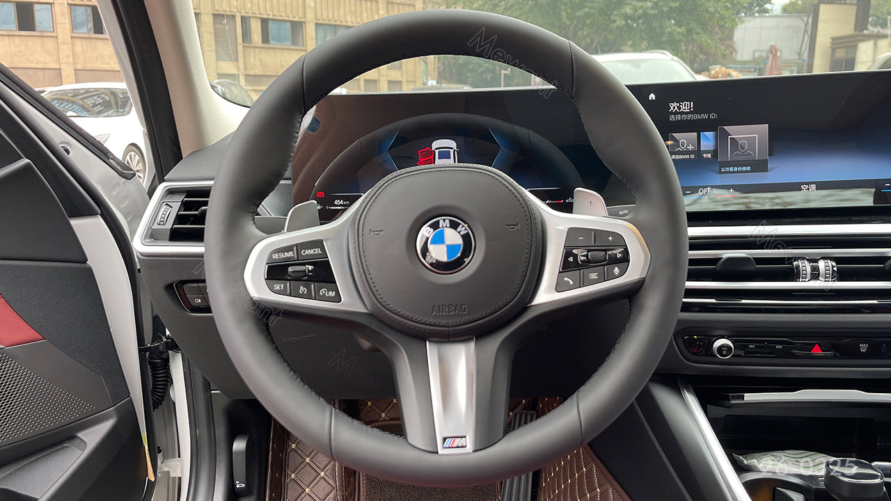 Werten Sie den Innenraum Ihres BMW mit einem individuellen Alcantara-Lenkradbezug-Set von MEWANT auf!