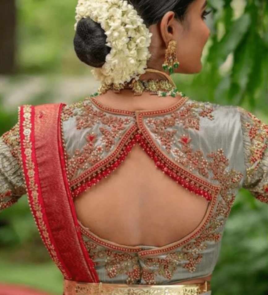 Blouse back design. Image: Pinterest