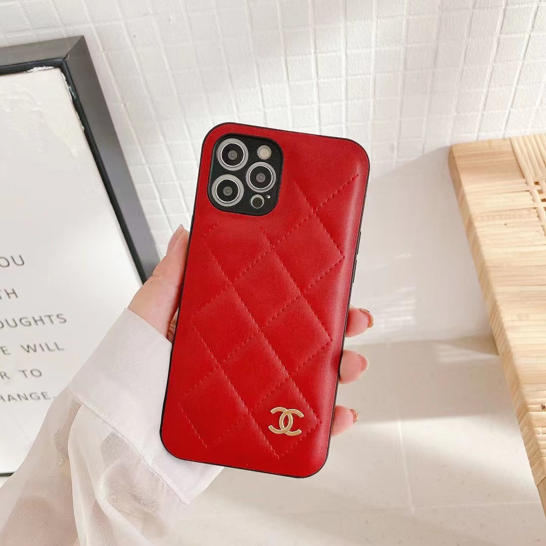 Chic and protective - Luxury Chanel Fashion Classic Phone Case. Ideal gift with a timeless design and high-quality craftsmanship