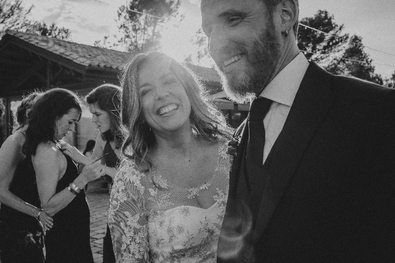 Photograph of Mireia and Pedro at their wedding to illustrate MimétikBcn's blog article
