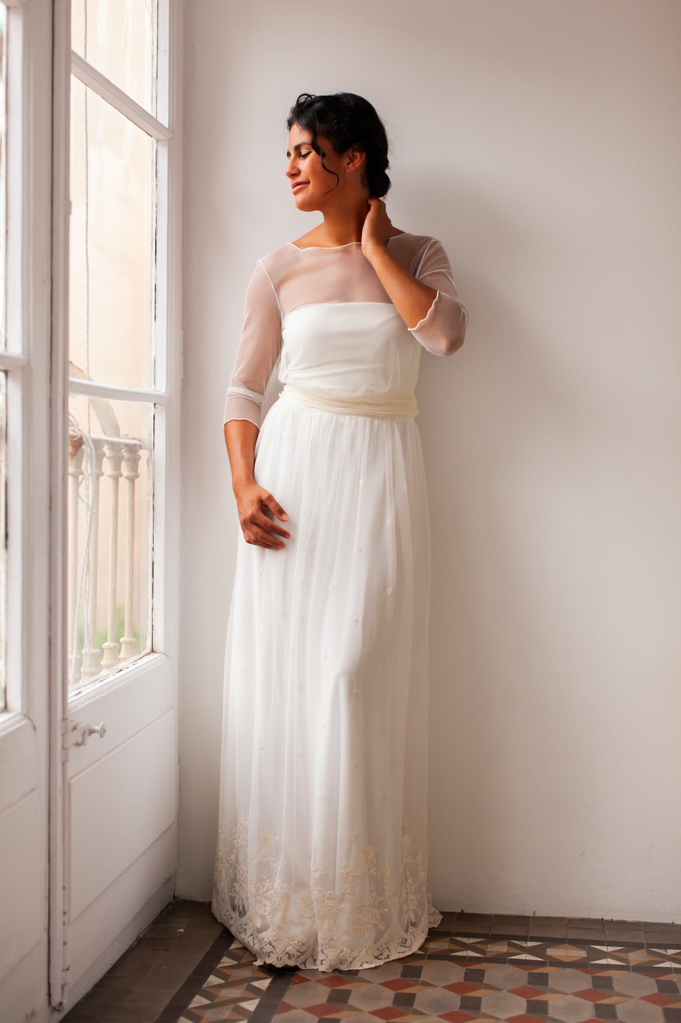 simple tulle wedding dress