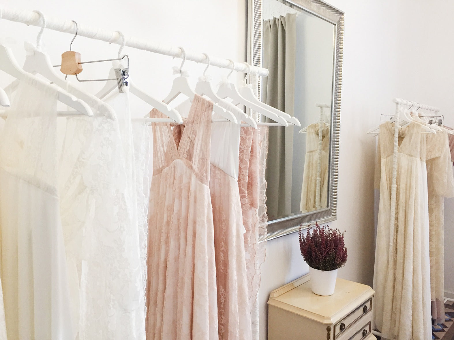 Pink-Quartz-Wedding-dress-Mimetik-Bcn