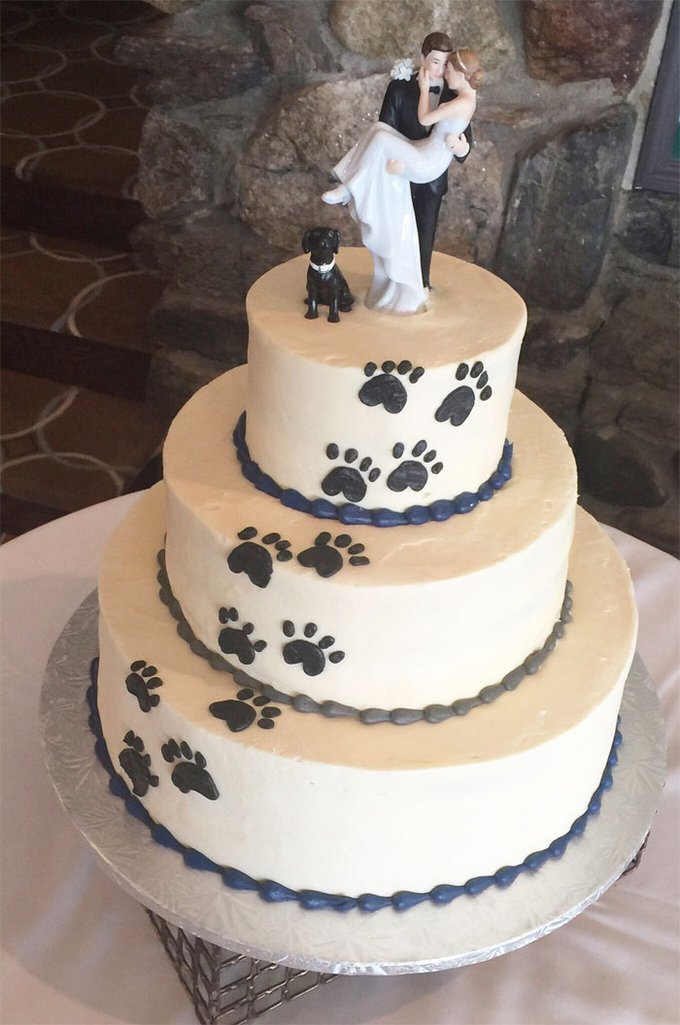 boras cake topper with dog