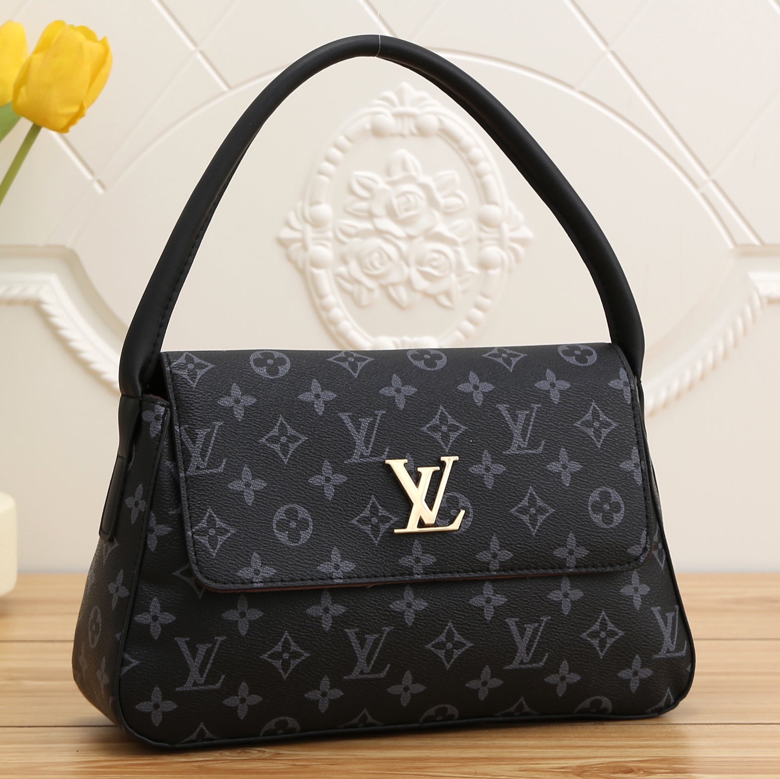 LV Louis Vuitton Casual Versatile One Shoulder Crossbody Bag