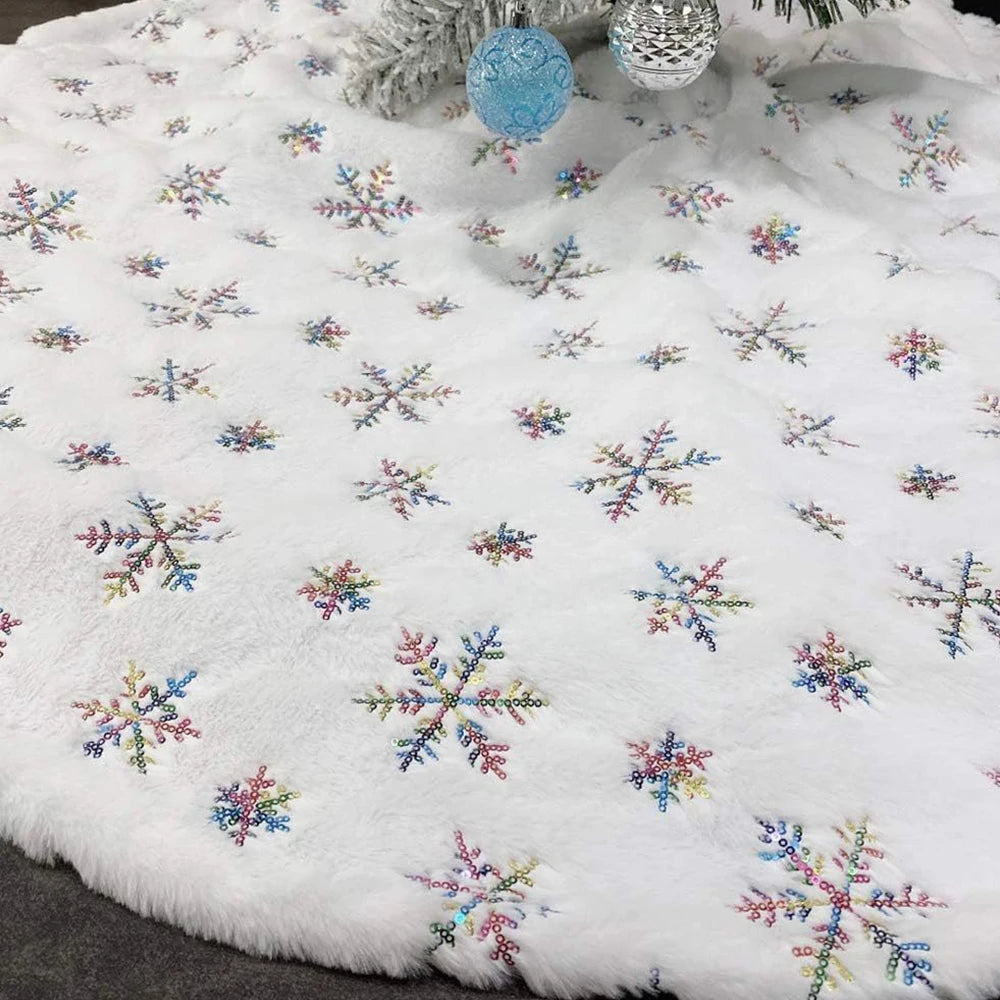 Festive White Faux Fur Christmas Tree Skirt - Image 18