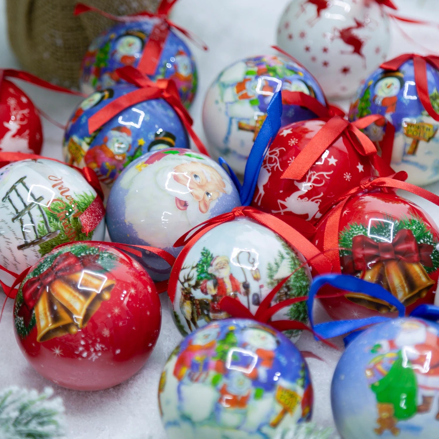 Sparkling 8cm Christmas Ball Ornaments for Your Tree - Image 5