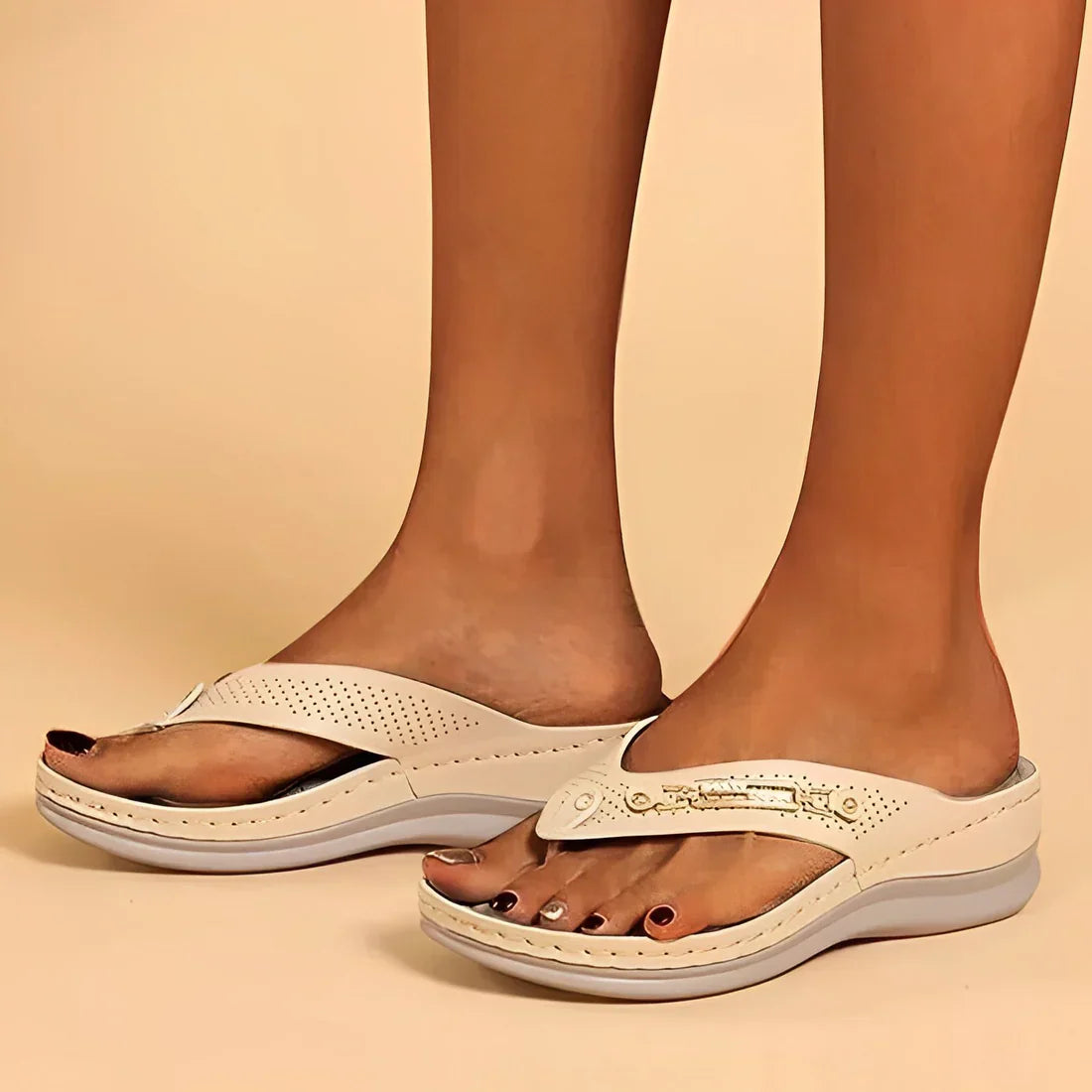 Product Image for Fudus | Weich Gepolsterte Flip Flop Sandalen, Beige / 40