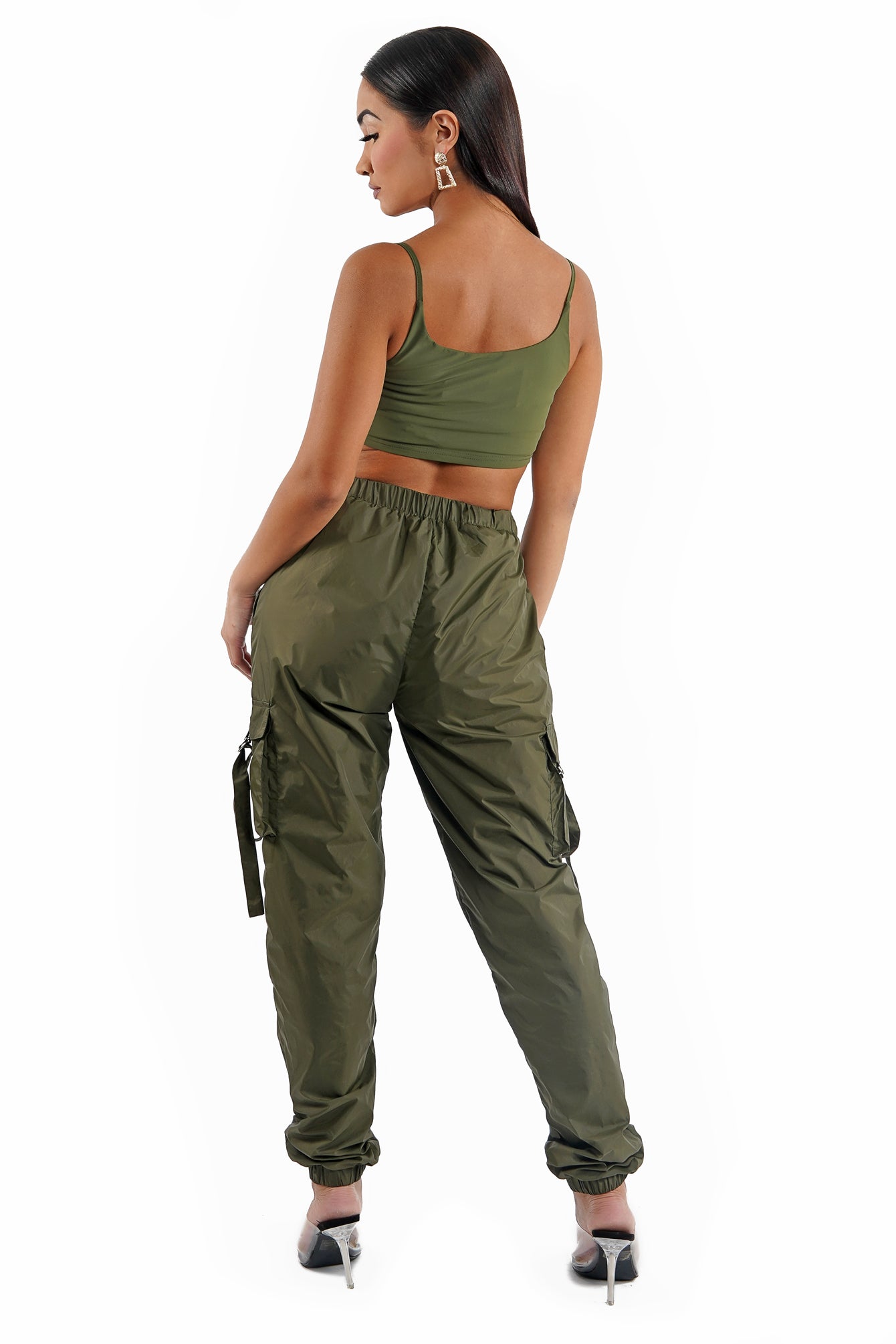 olive green pants with side pockets