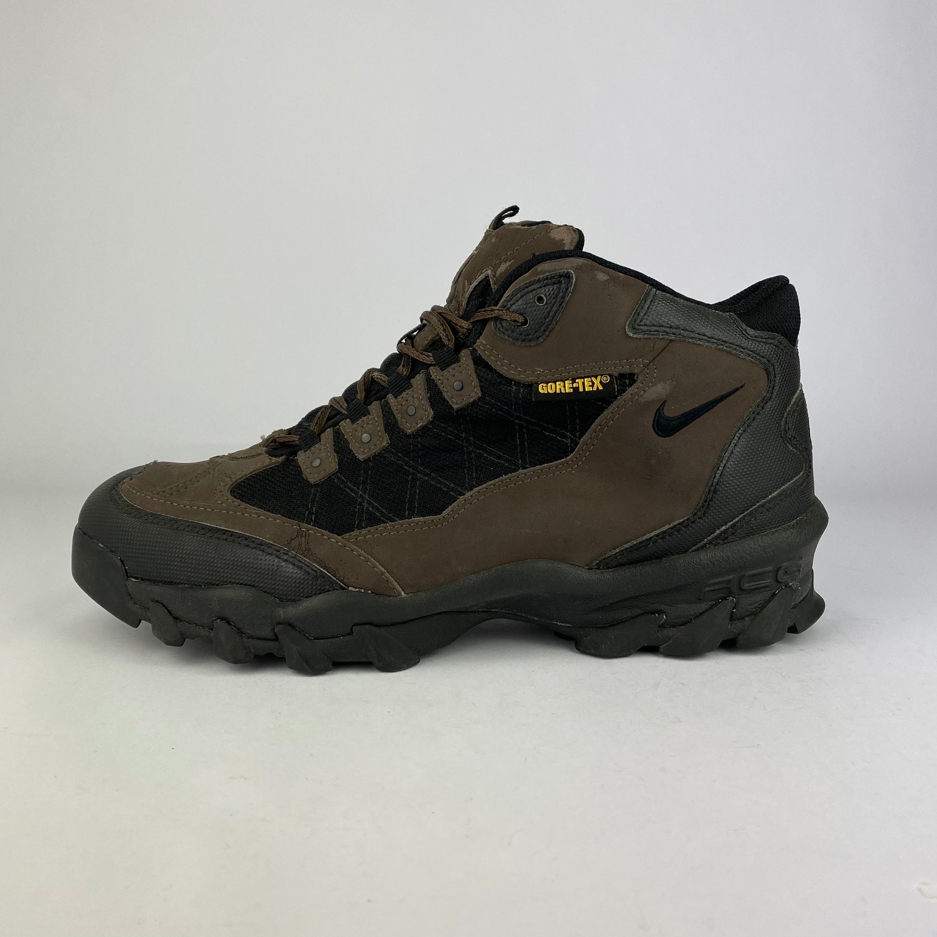 nike mid gtx