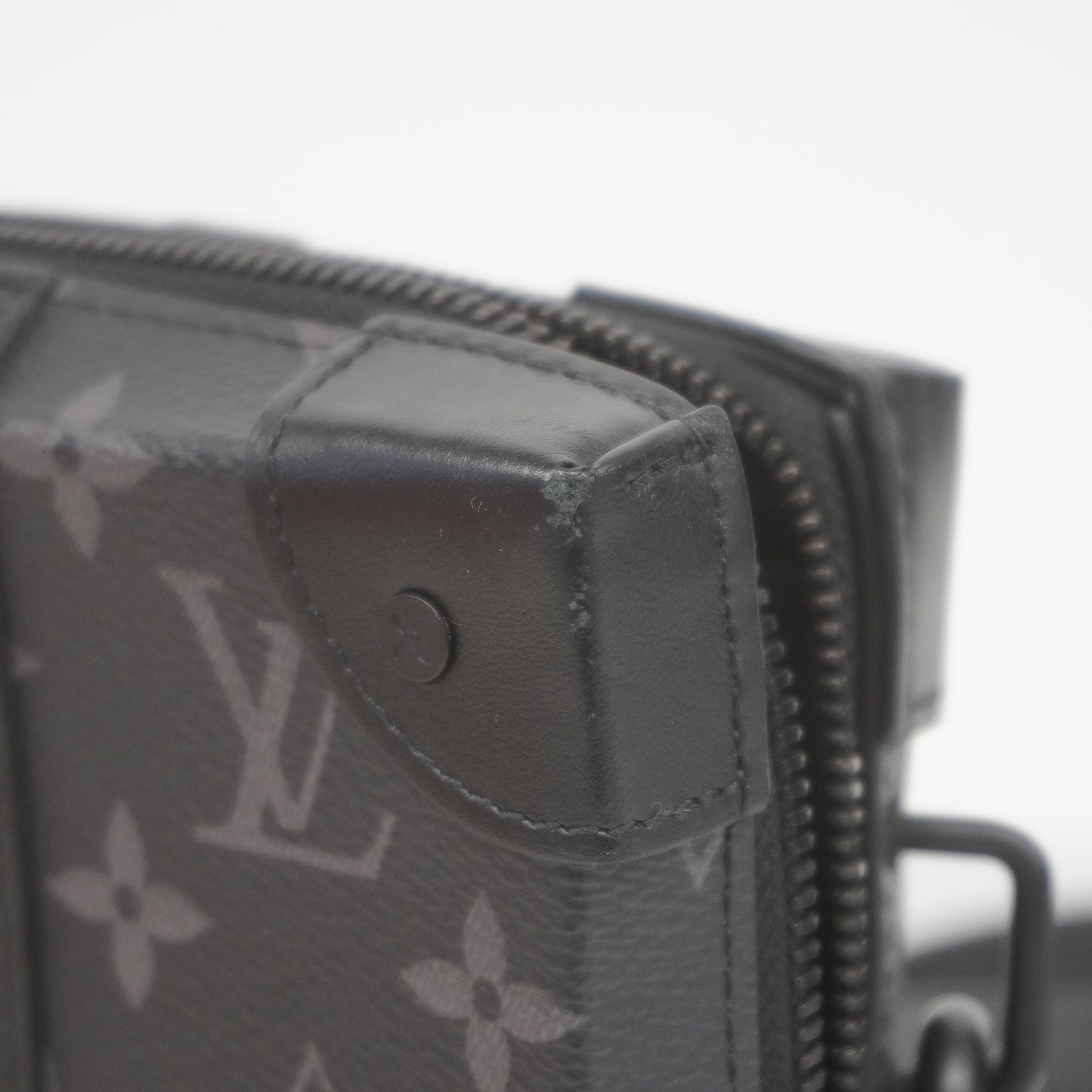 Shop Louis Vuitton MONOGRAM 2022-23FW Trunk wallet (M69838) by