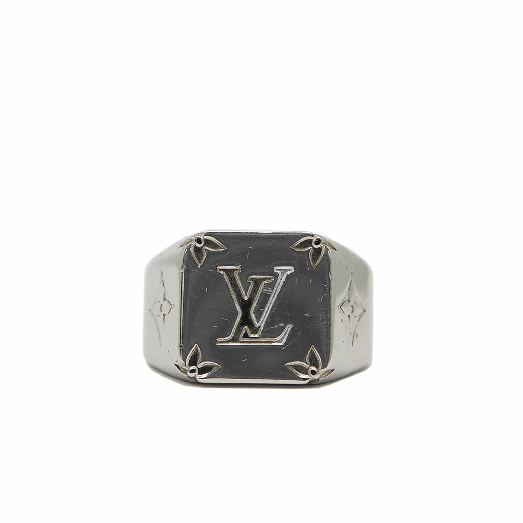 Troc Echange LOUIS VUITTON / SUPERBE BAGUE CHEVALIERE / FEMME - HOMME /  ARGENT MASSIF 925 / TAILLE: 58 / MODELE: M 62487 sur