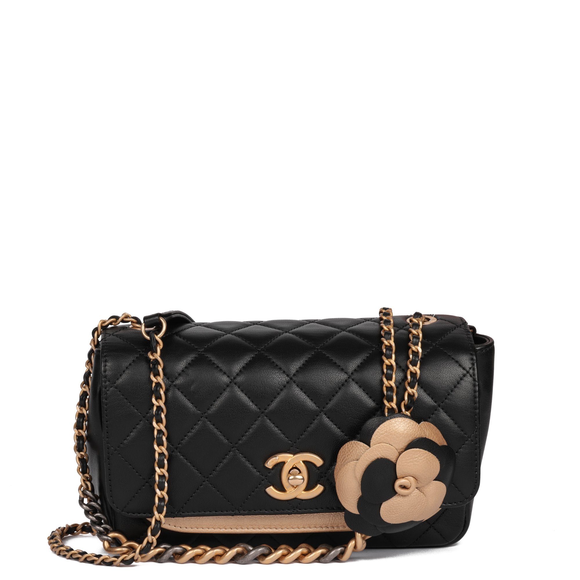 Chanel Timeless/Classic double flap shoulder bag in black quilted lambskin,  GHW at 1stDibs