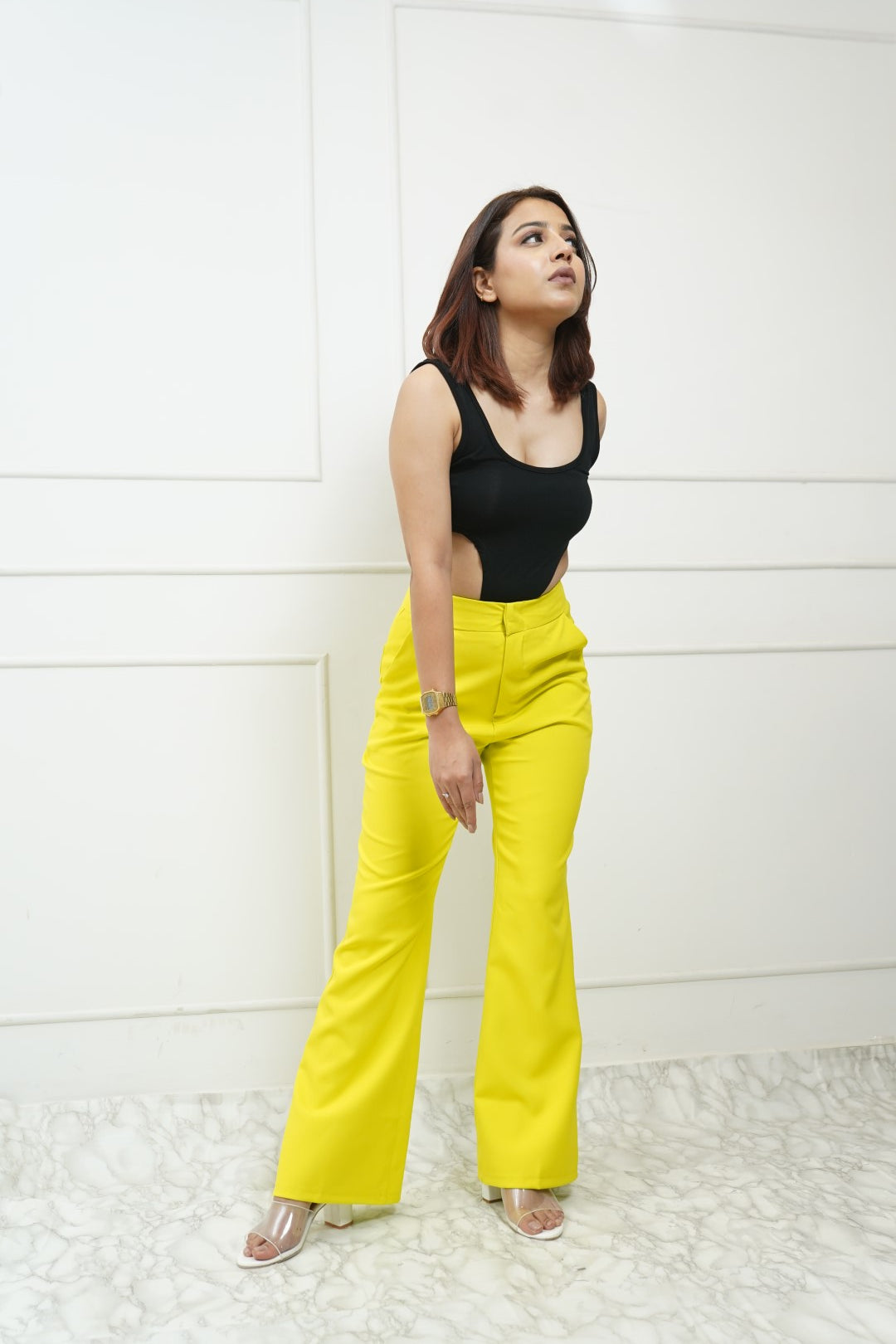 How to Wear a Trendy Yellow Pants Outfit in 2024?