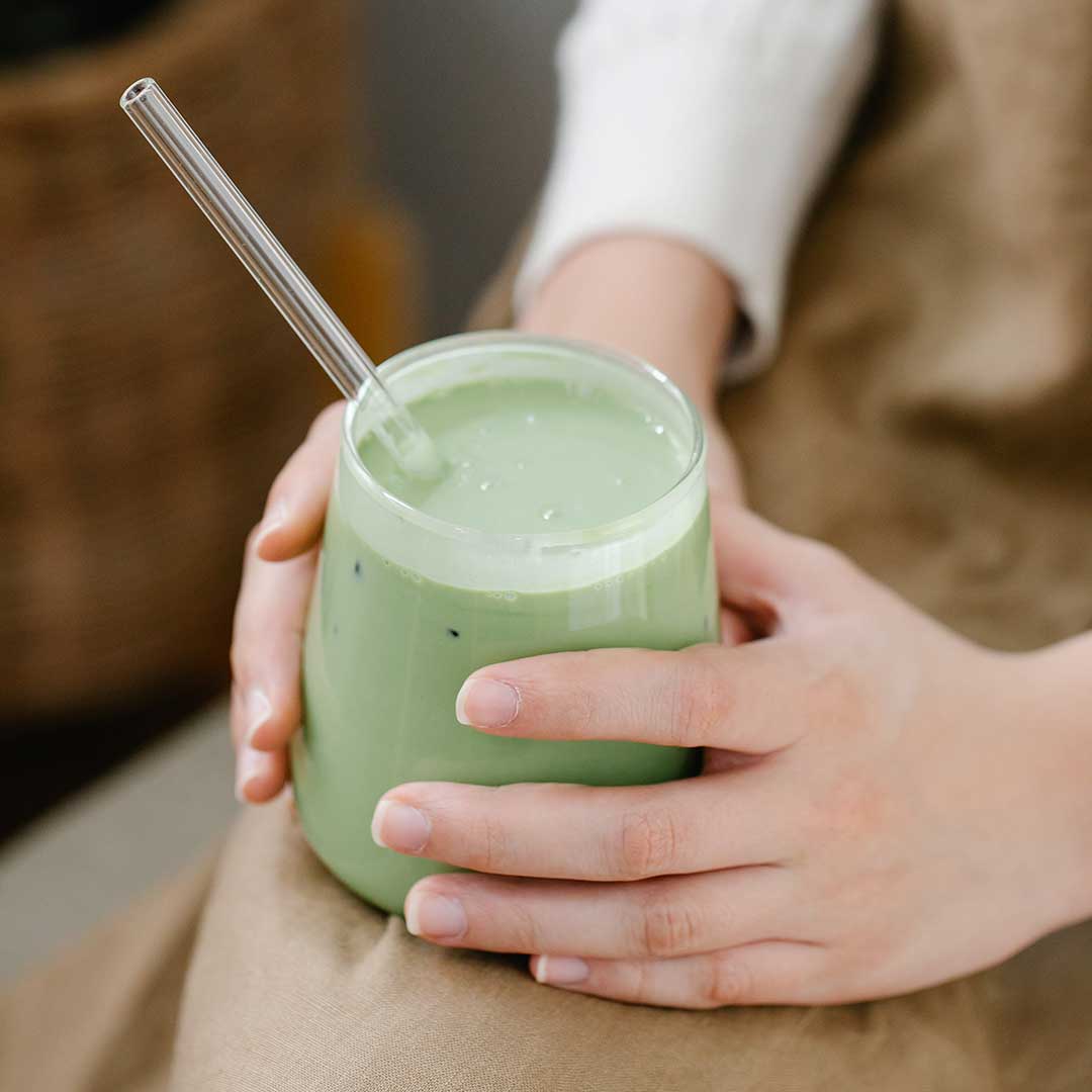 Discover the benefits of greens powder for digestion. Learn about its nutrient-rich content and how to easily include it in your diet for a healthier gut.