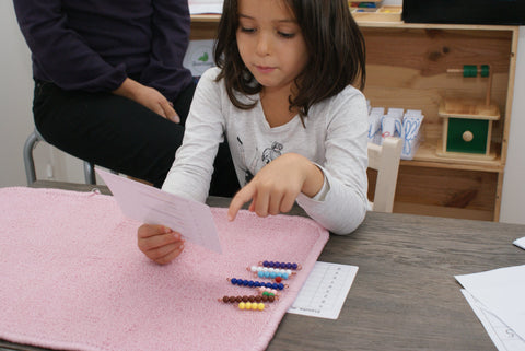 Le tapis, un incontournable de la pédagogie Montessori