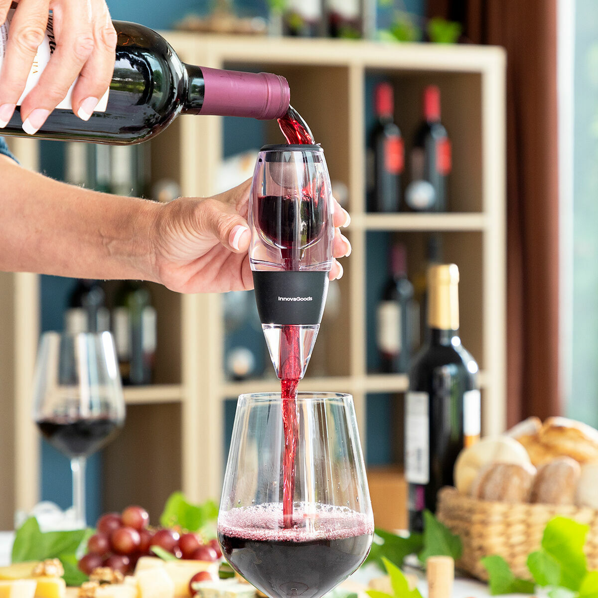 Se Vinbelufter med filter, stativ og fløjlspose Wineir InnovaGoods hos Dealshoppen