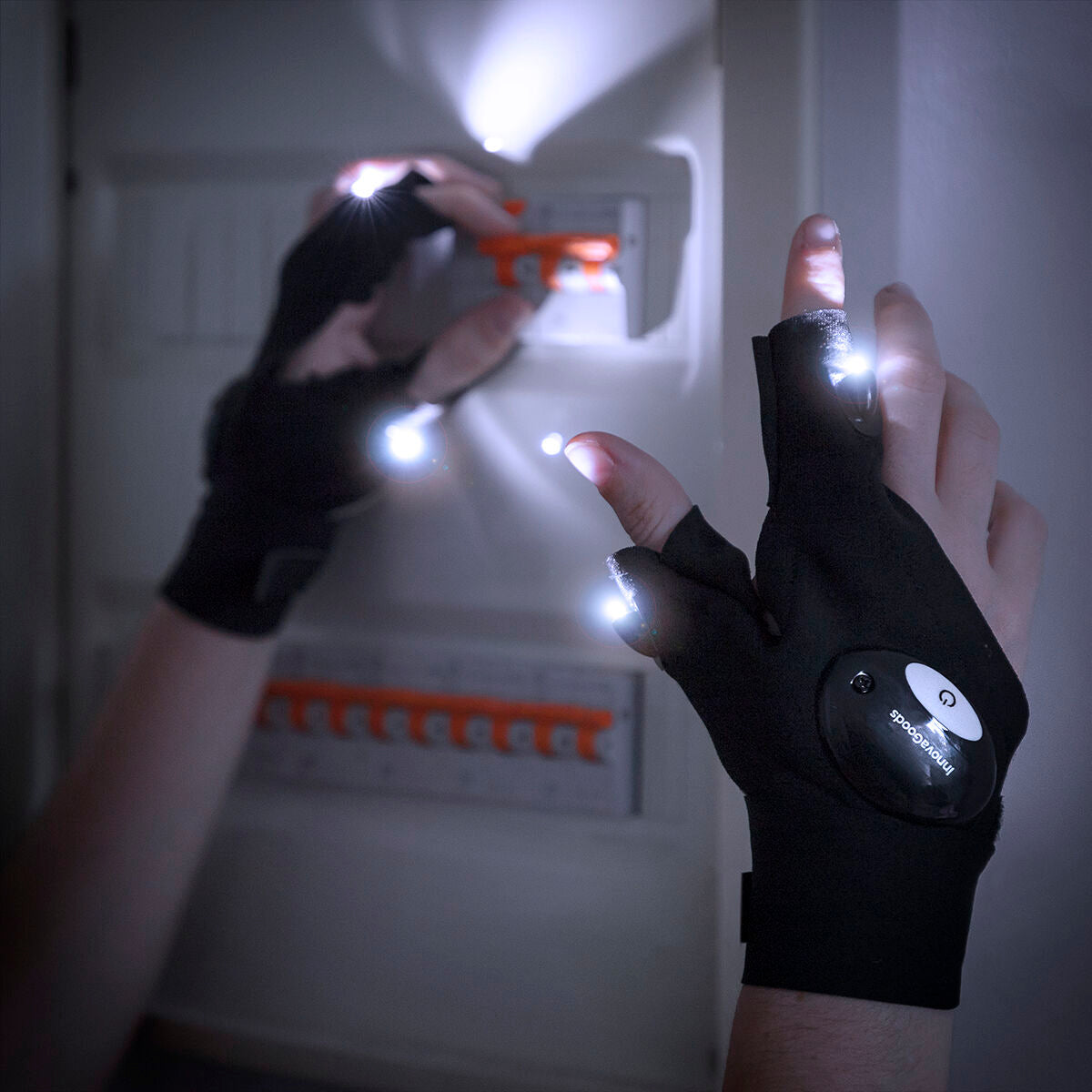 Se Handsker med LED-lys Gleds InnovaGoods 2 enheder hos Dealshoppen