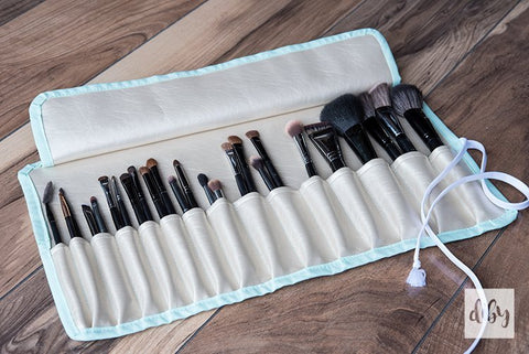 DIY Makeup Brush Case Opened 