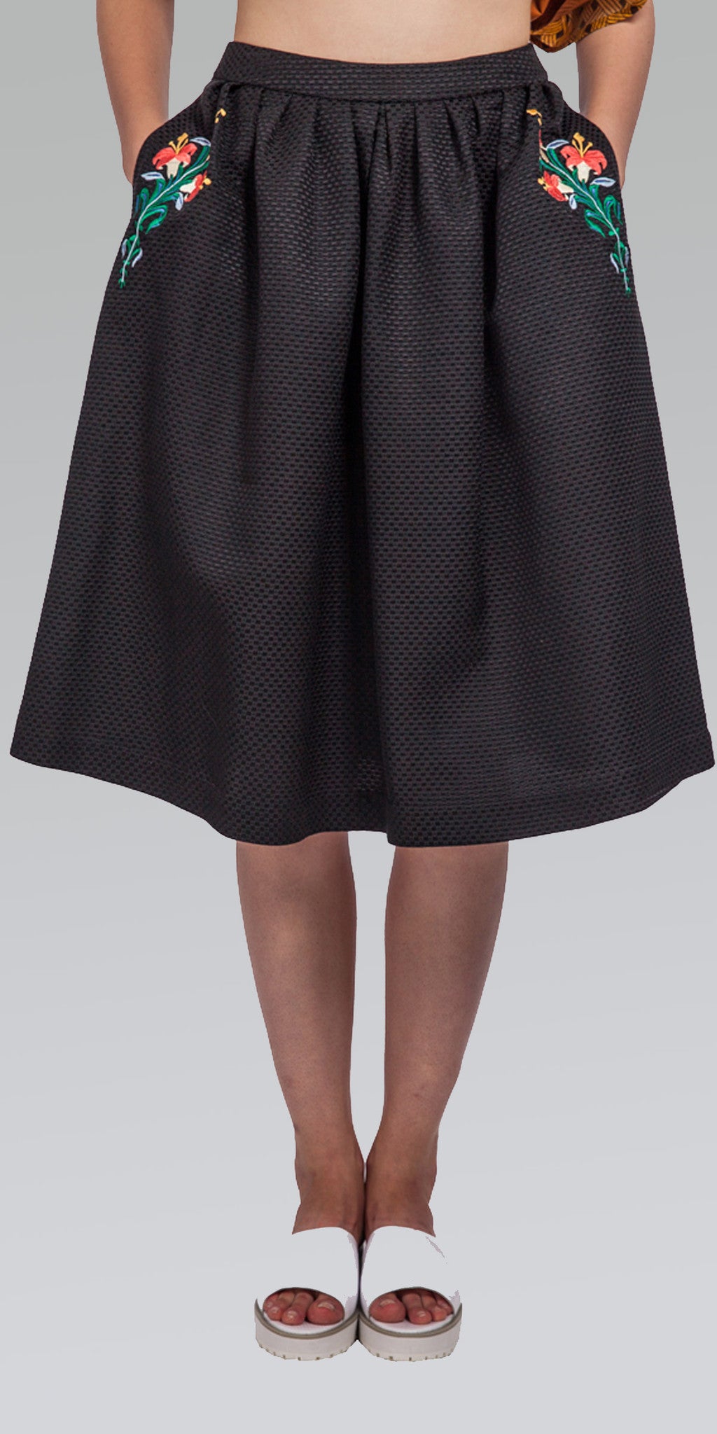 Embroidered Knee-Length Skirt - Black 