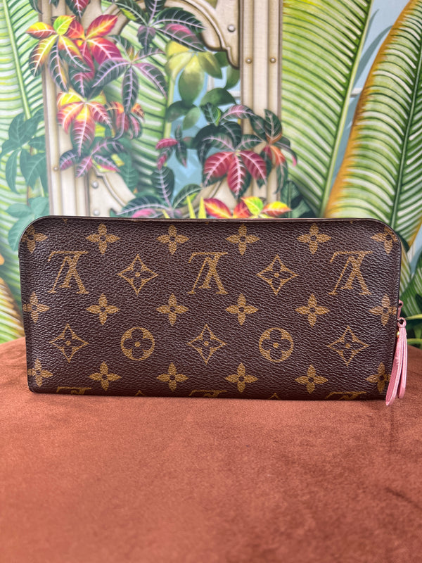 Louis Vuitton Monogram Small Ring Agenda Cover – LaVal's Lux