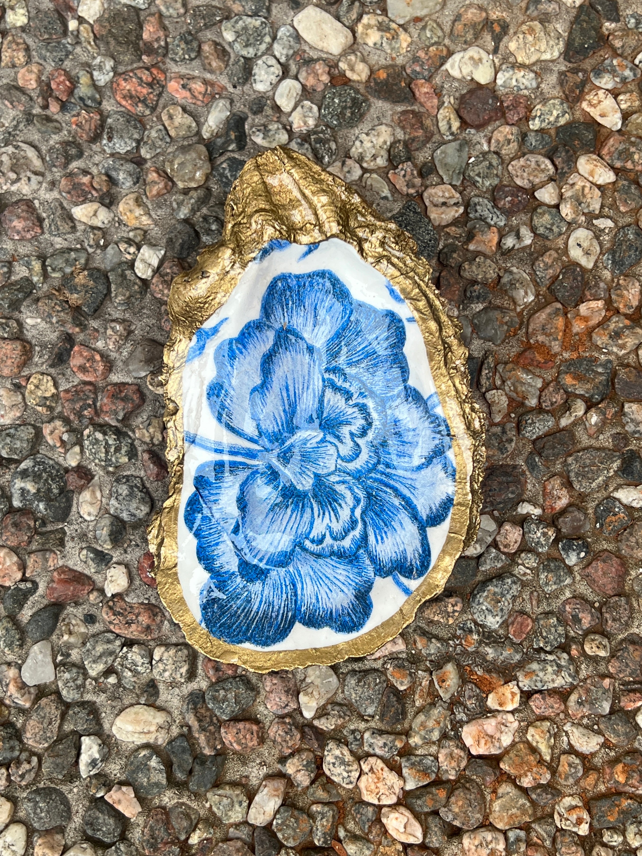 Image of Oyster blue flowers