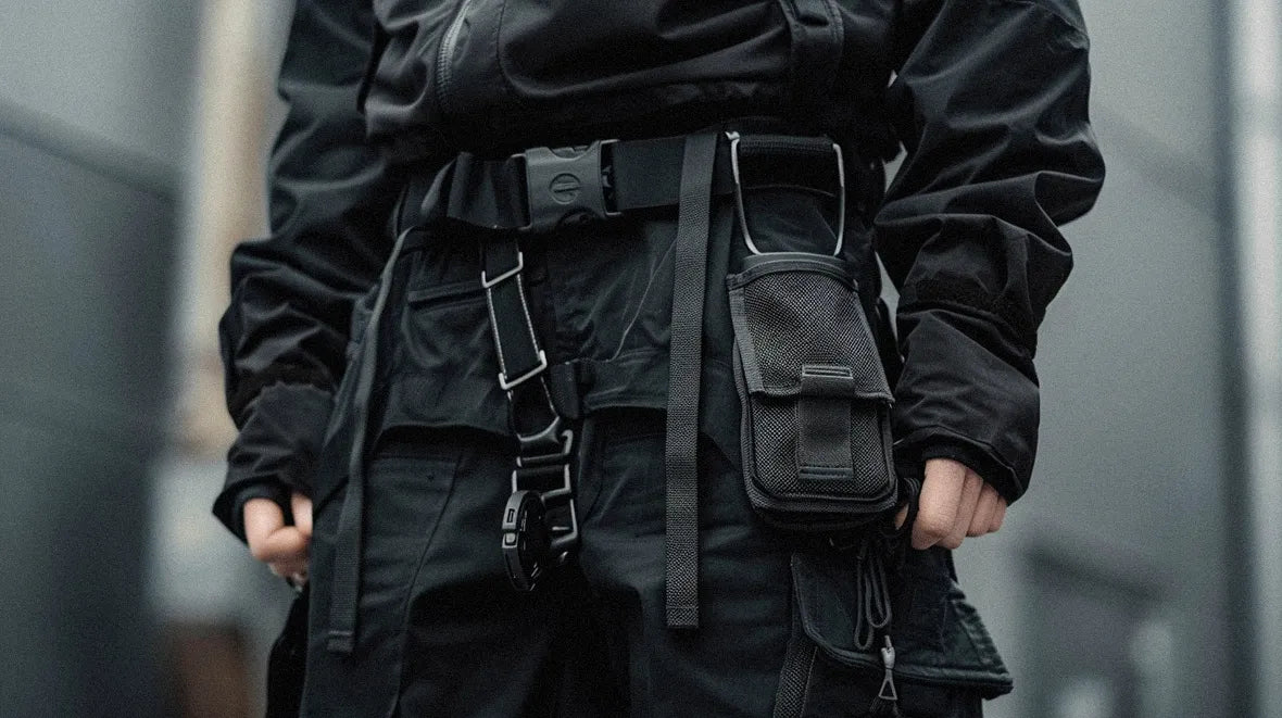 man wearing a techwear belt