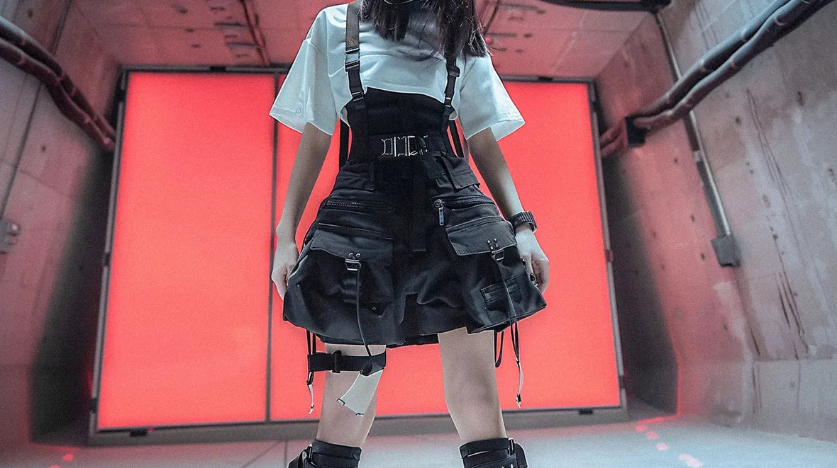 woman wearing a techwear skirt