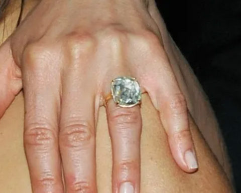 Jennifer Aniston engagement ring from Justin Theroux