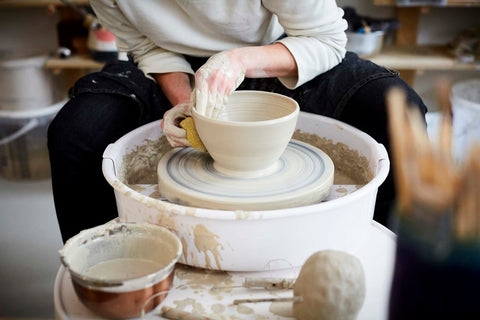 Tauchen Sie ein in die künstlerische Welt der Keramikwerkstätten in Deutschland von subcultours