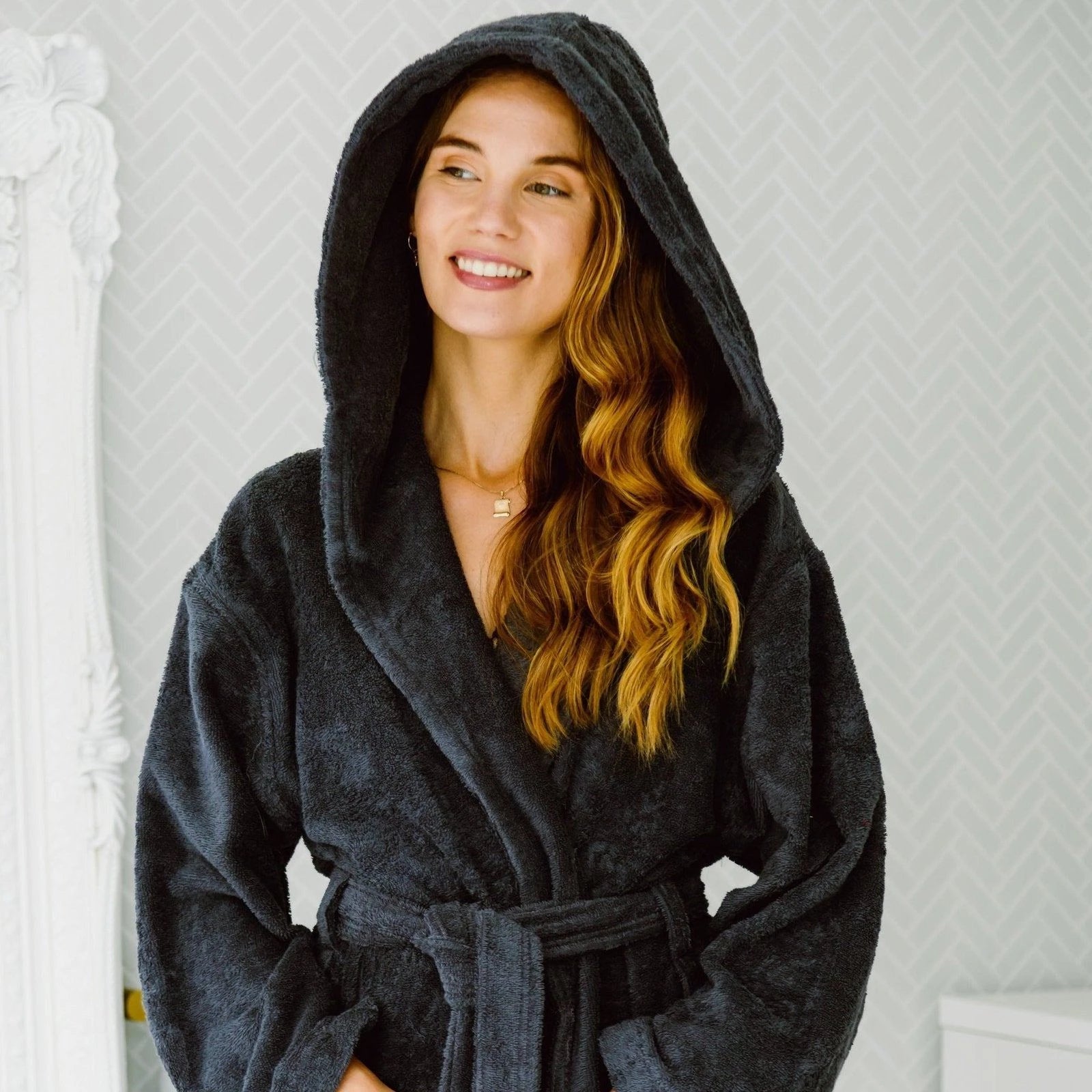 PAVILIA Plush Robe For Women, Black Fluffy Soft Bathrobe, Lightweight Fuzzy  Warm Spa Robe, Cozy Fleece Long House Robe, Satin Trim, Large-XL -  Walmart.com
