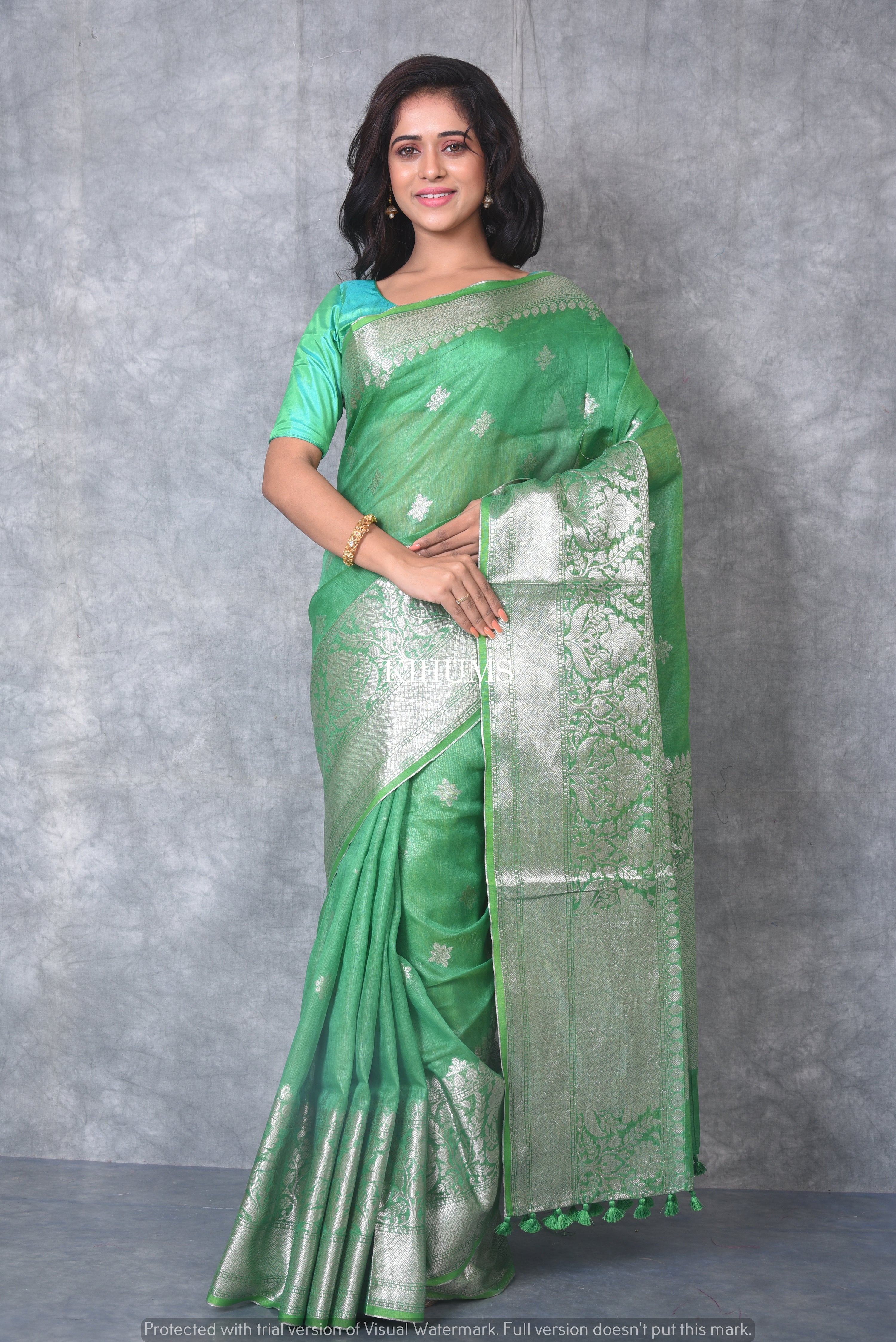 Amazing silver border silk saree designs for festive ready look - YouTube